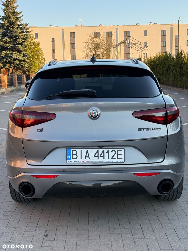 Alfa Romeo Stelvio 2.0 Turbo 16V AT8-Q4 Veloce Ti - 5