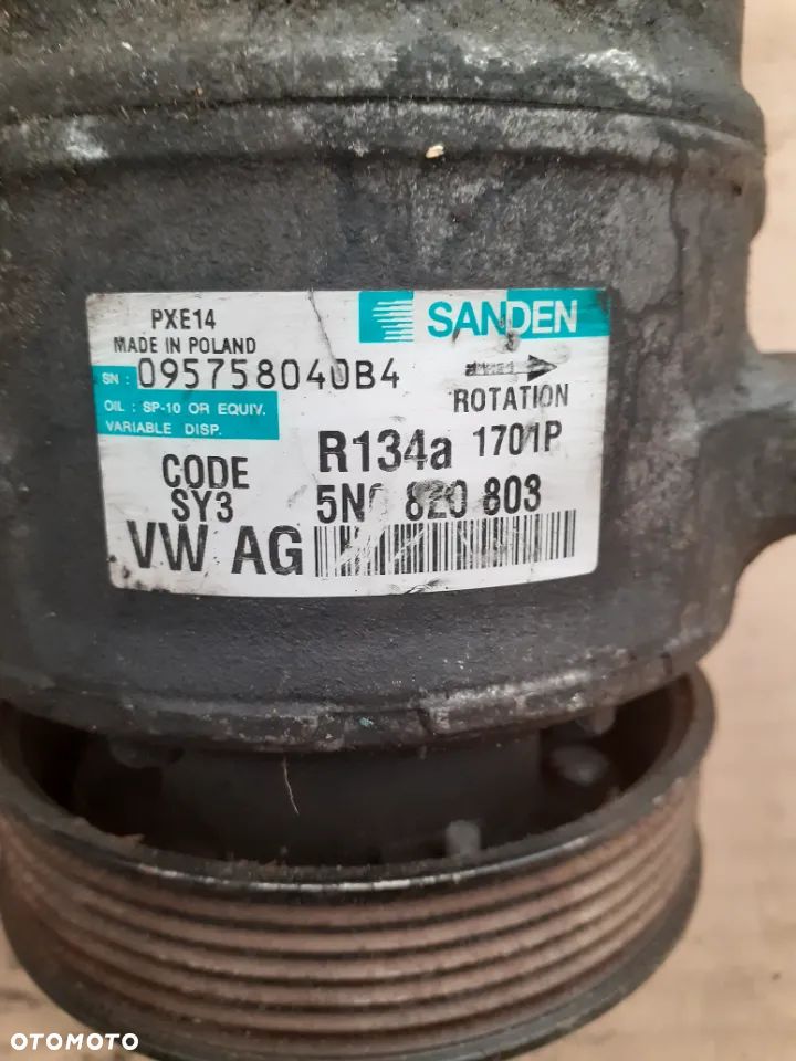 Kompresor klimatyzacji Golf VI 5N0 820 803 - 7