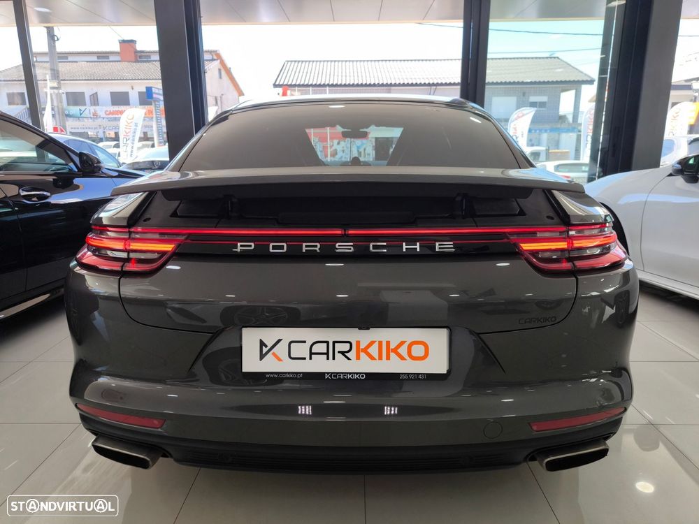 Porsche Panamera - 4