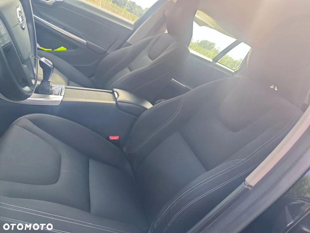 Volvo V60 D3 Drive-E Kinetic - 24