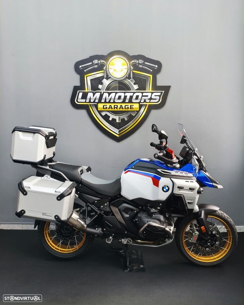 BMW R 1300 GS Adventure Trophy - 1