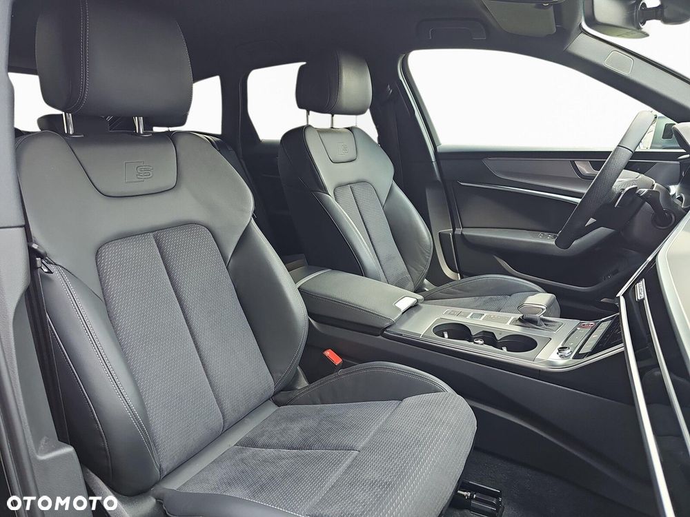 Audi S6 Avant - 25