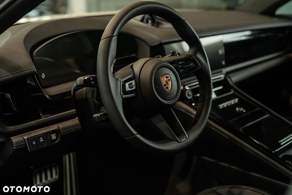 Porsche Panamera 4 - 22