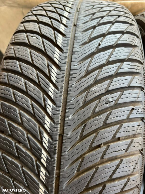 vând 2 anvelope 215/50/18 Michelin de iarnă ca noi - 3