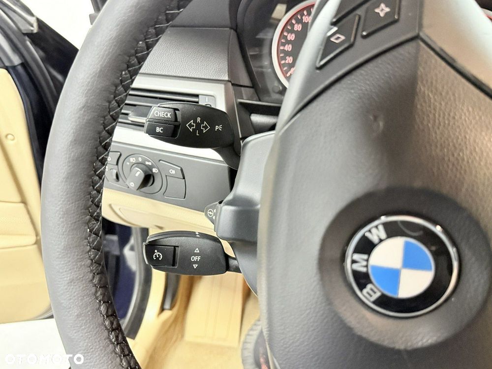 BMW Seria 5 525i Touring - 40