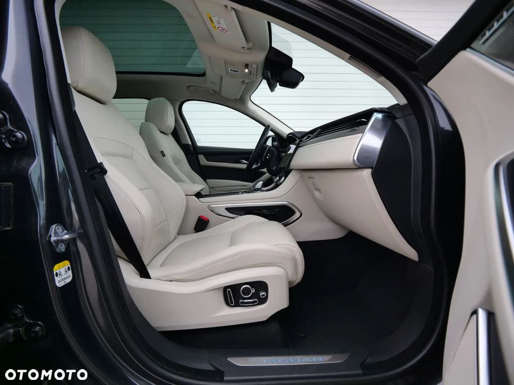 Jaguar F-Pace 2.0 i4P AWD R-Sport - 13