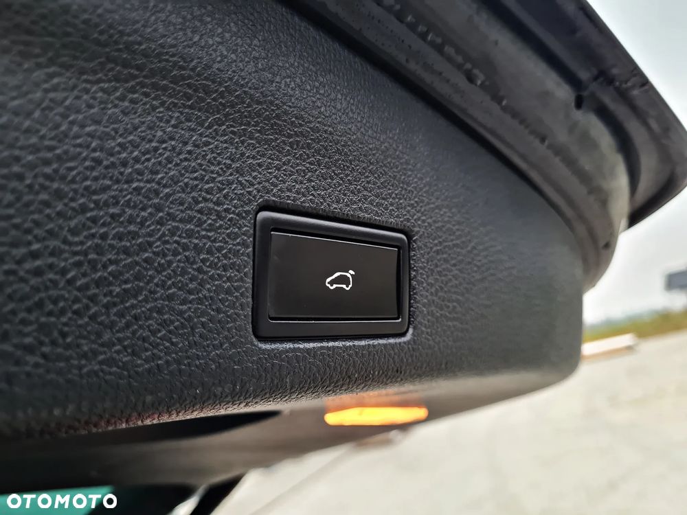 Volkswagen Sharan 2.0 TDI DSG (BlueMotion Technology) Highline - 16