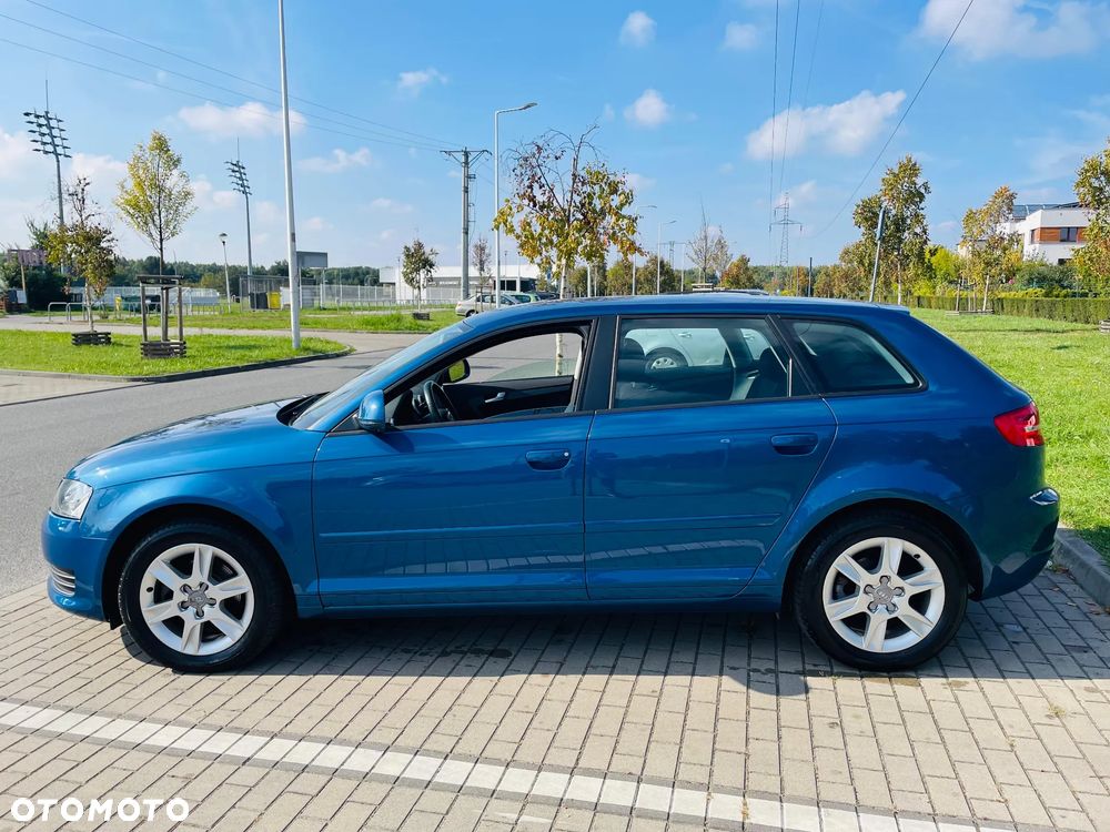 Audi A3 Sportback 1.6 Attraction - 2