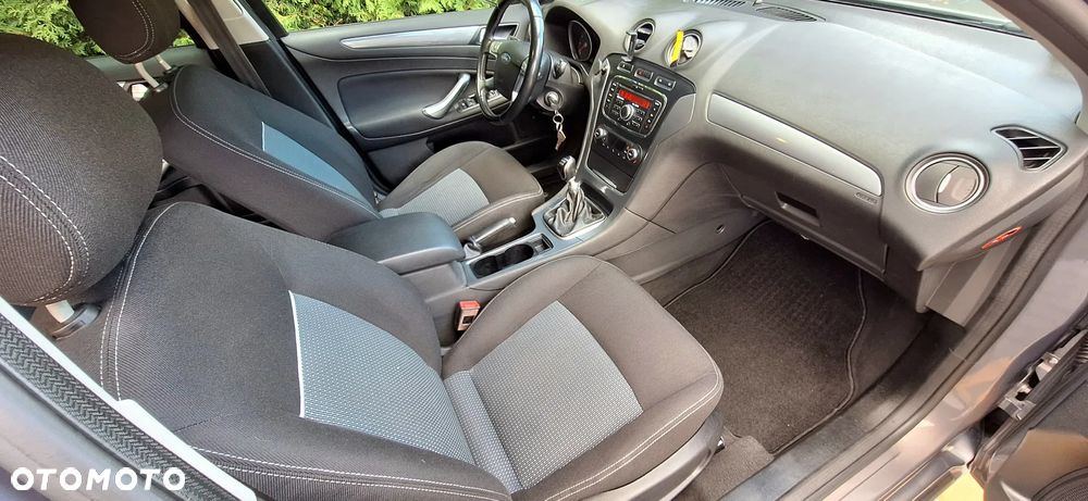 Ford Mondeo 1.6 T Ambiente - 17