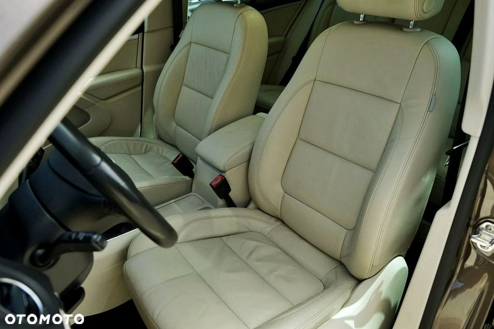 Volkswagen Tiguan 2.0 TDI DPF BlueMotion Technology Sport & Style - 18