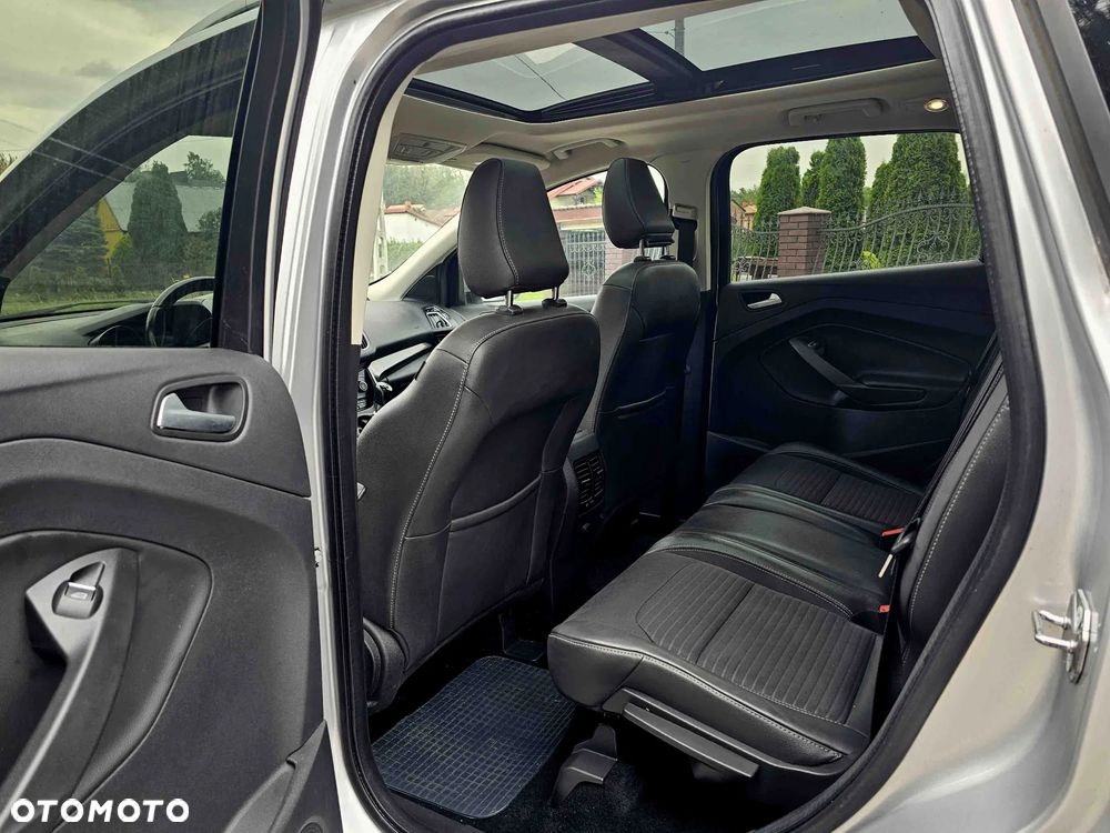 Ford Kuga 2.0 TDCi 2x4 Titanium - 16
