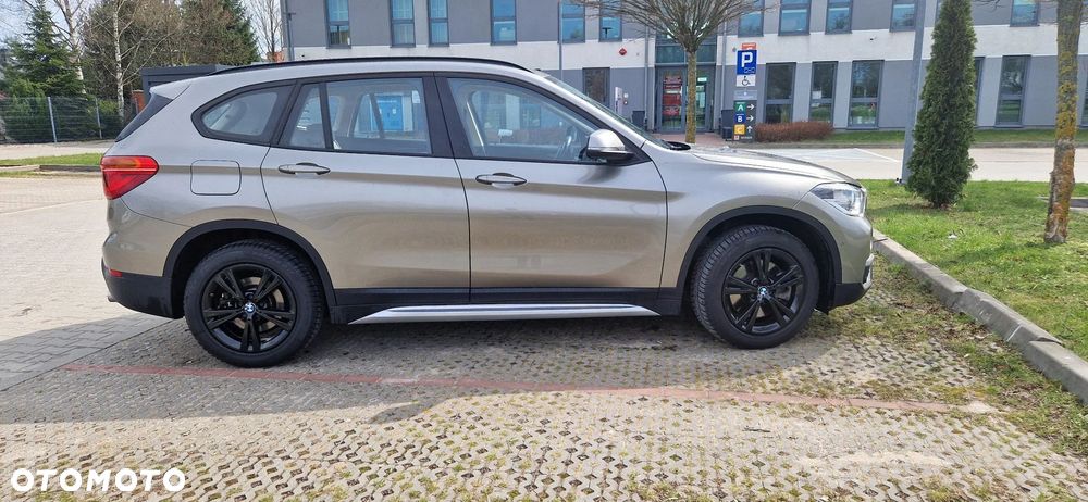 BMW X1 xDrive25d Sport Line - 9