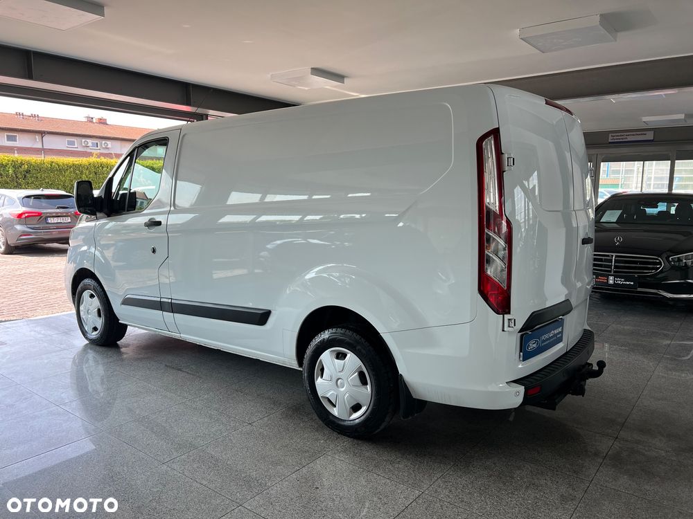 Ford Custom - 11