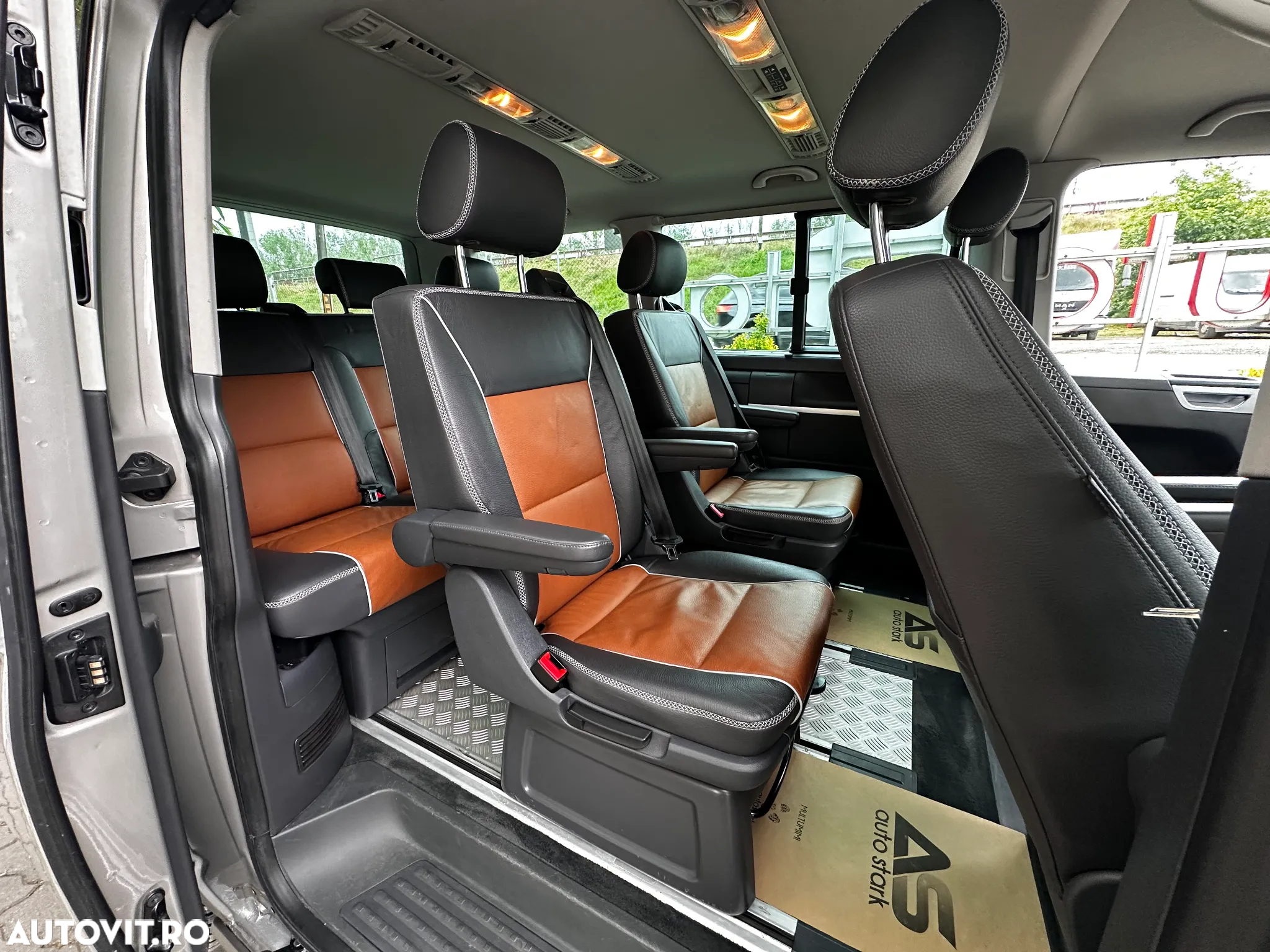 Volkswagen Multivan - 18