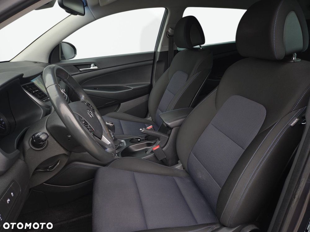 Hyundai Tucson 2.0 CRDI BlueDrive Style 2WD - 11