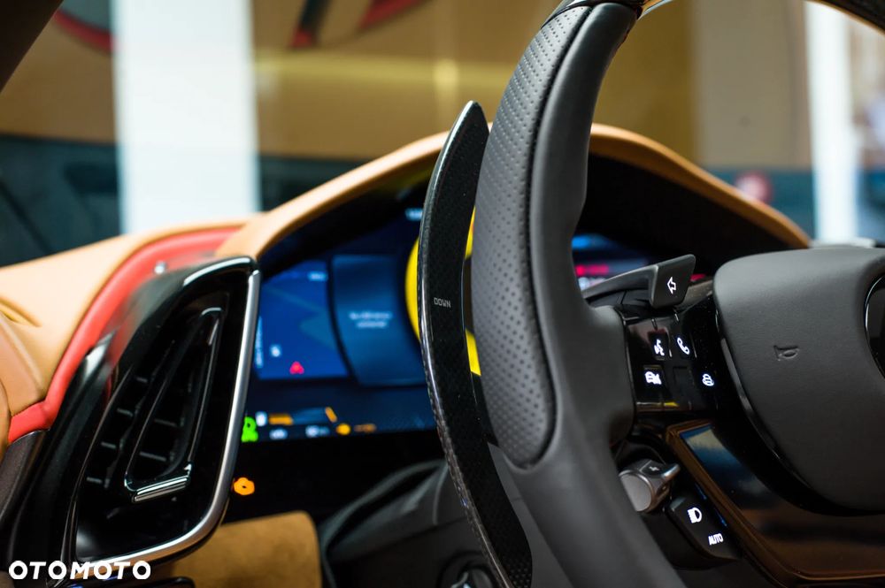 Ferrari Roma Spider - 25