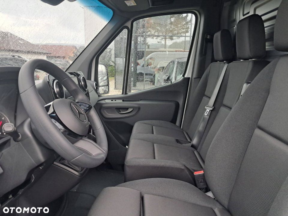 Mercedes-Benz Sprinter - 6
