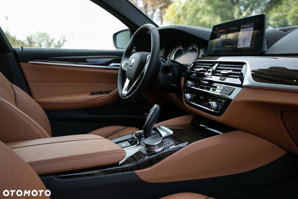 BMW Seria 5 530i Luxury Line - 34