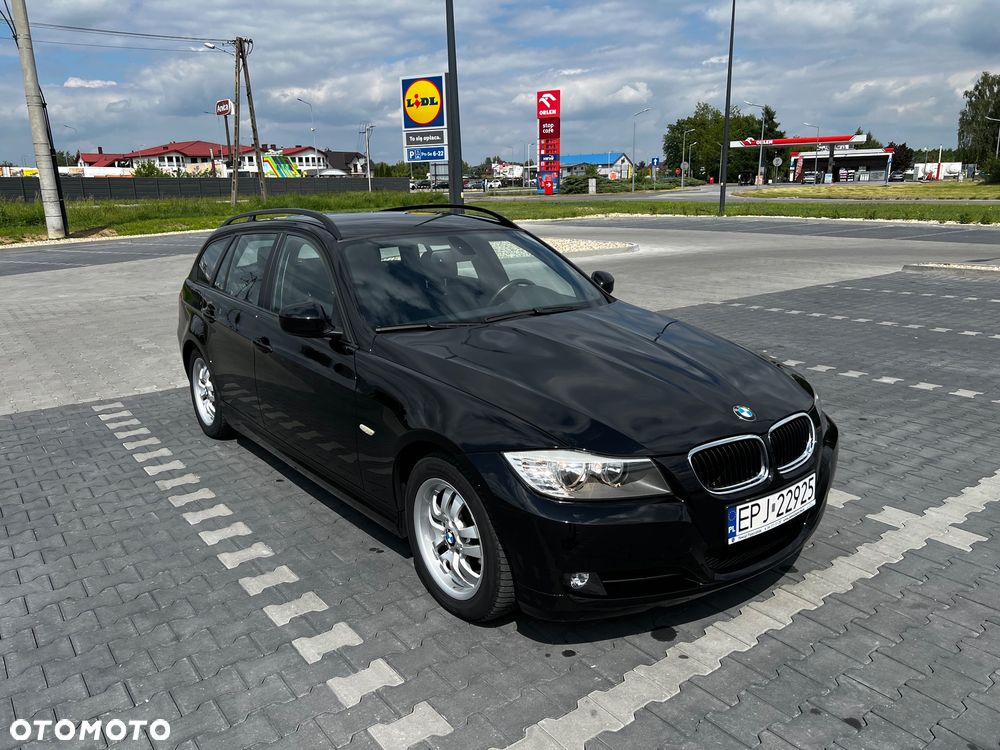 BMW Seria 3 318i - 7