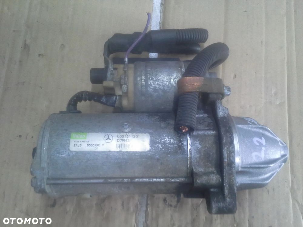 Mercedes Benz 2.2 CDi rozrusznik Valeo D7R43  0051511301 - 1