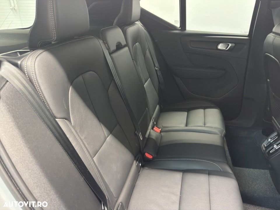 Volvo XC 40 - 18