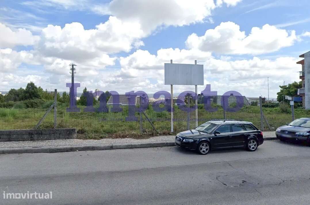 Terrenos urbanos em São João da Madeira - Grande imagem: 3/4