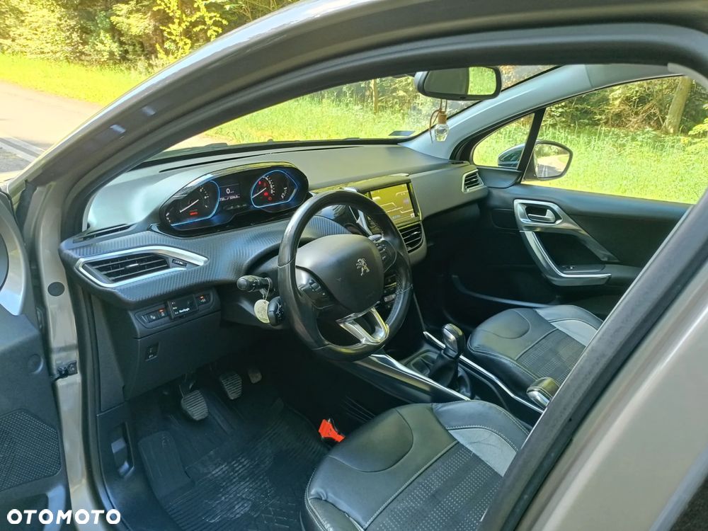 Peugeot 2008 1.6 VTi Allure - 9