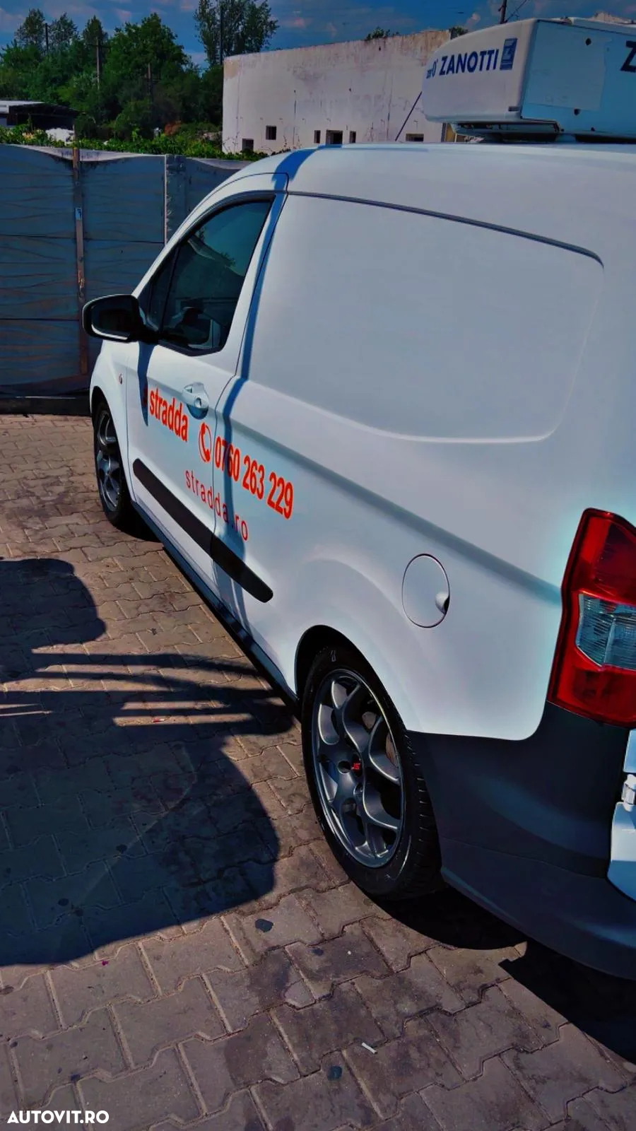 Ford Transit Courier 1.5 TDCi L1 Kombi Commercial Ambiente - 16
