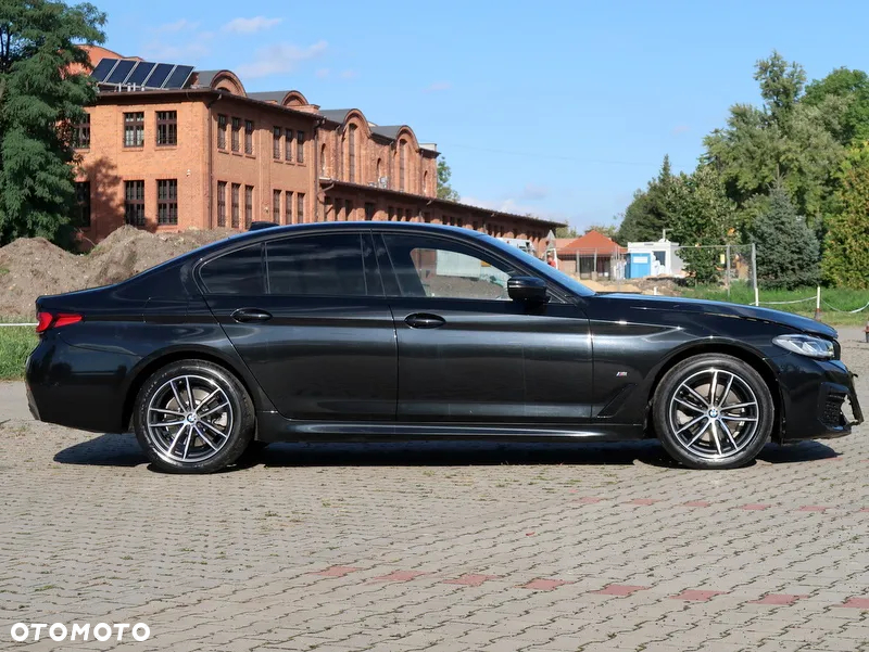 BMW Seria 5 520d xDrive M Sport sport - 2