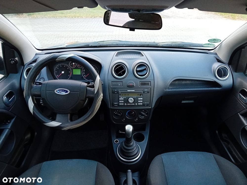 Ford Fiesta 1.4 Ambiente - 17