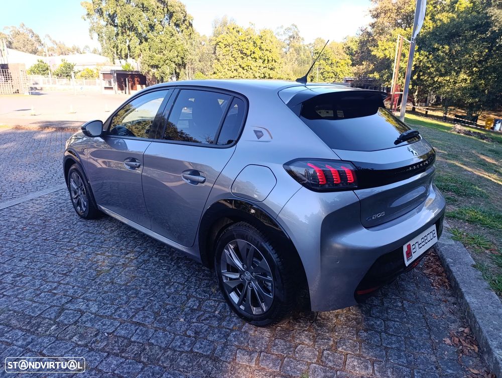 Peugeot E-208 2022 photo 3