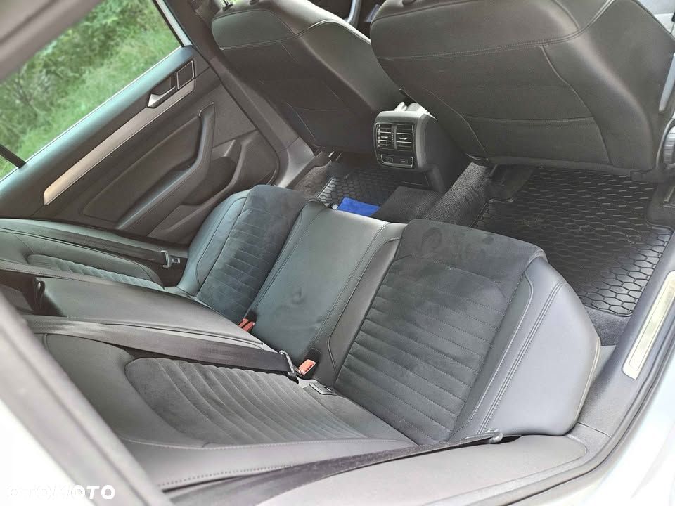 Volkswagen Passat 2.0 TDI SCR Highline - 9