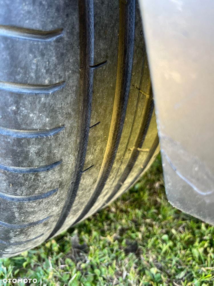 BMW Seria 3 318d - 25