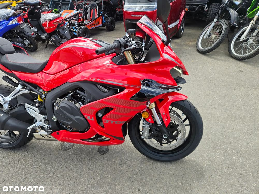 QJMOTOR SRK 800RR - 19