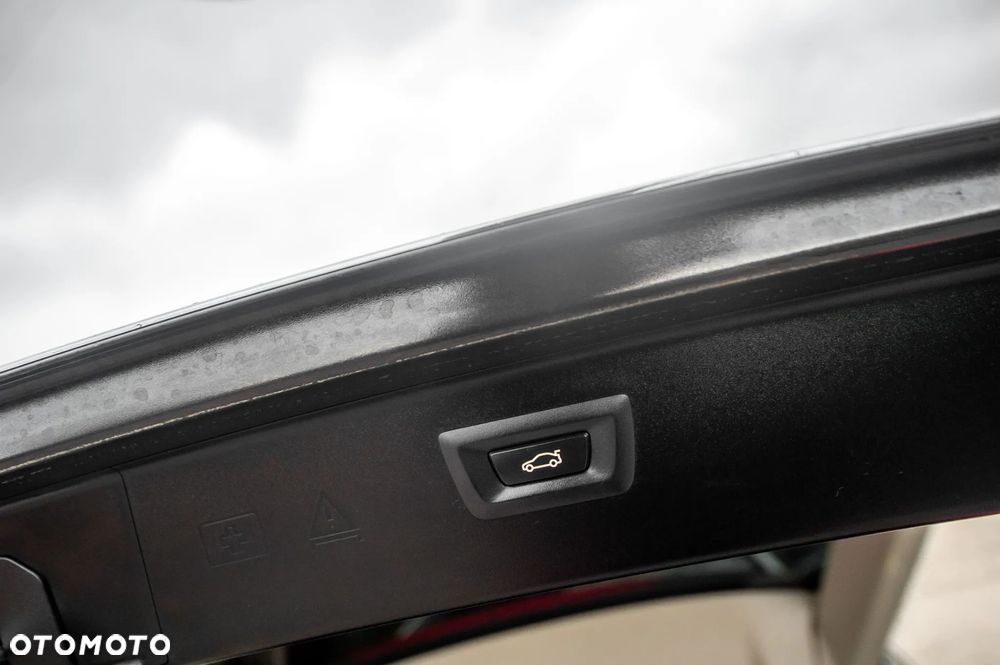 BMW Seria 5 530d Sport-Aut Luxury Line - 33