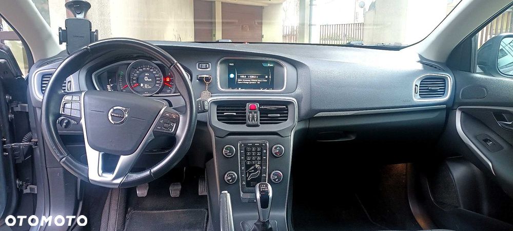 Volvo V40 Cross Country - 8