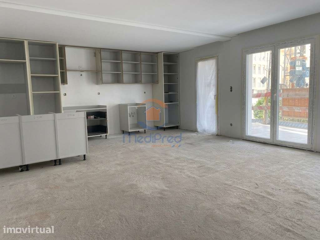 Apartamento T3 NOVO, com 2 Varandas e 2 Parqueamentos | Caneças - Grande imagem: 2/73