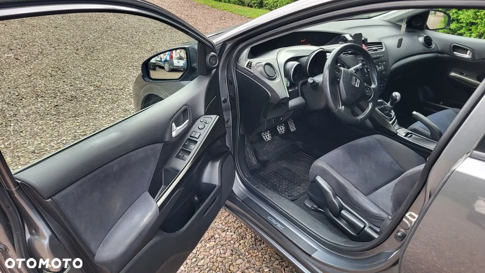Honda Civic 1.8 Sport - 12