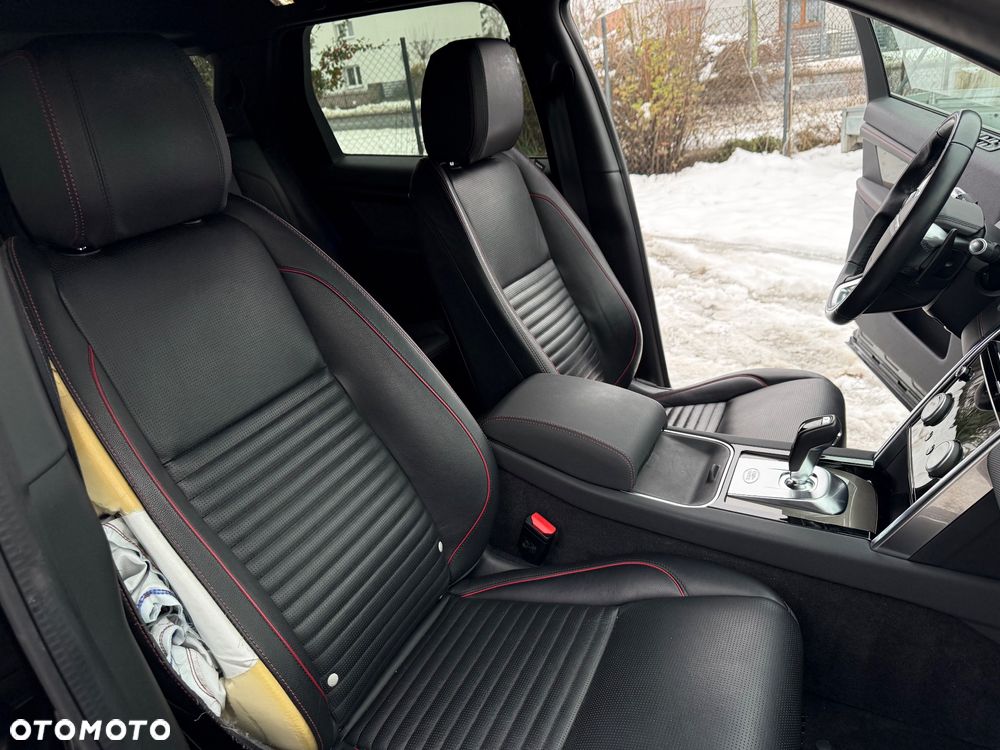 Land Rover Discovery Sport P200 R-Dynamic HSE - 28