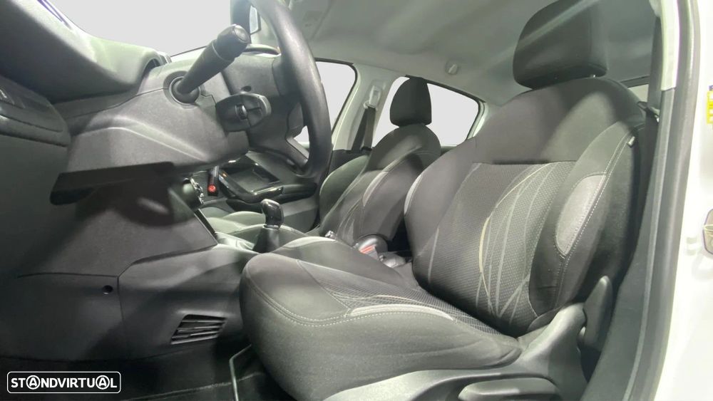 Peugeot 208 1.2 PureTech Signature - 5