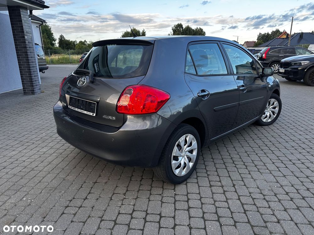 Toyota Auris 1.6 Life+ - 5
