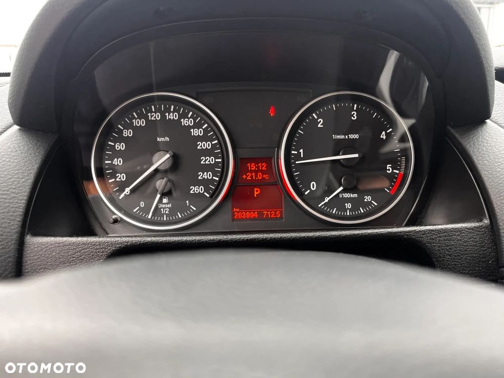 BMW X1 xDrive20d - 8