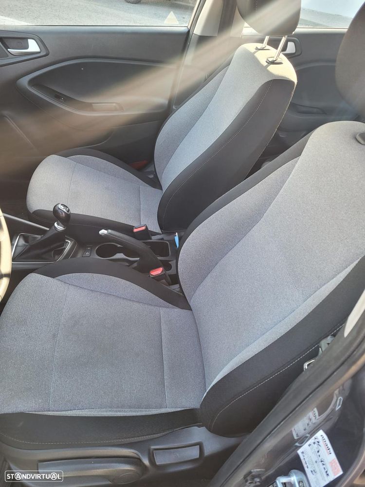 Hyundai i20 1.2 Comfort - 11