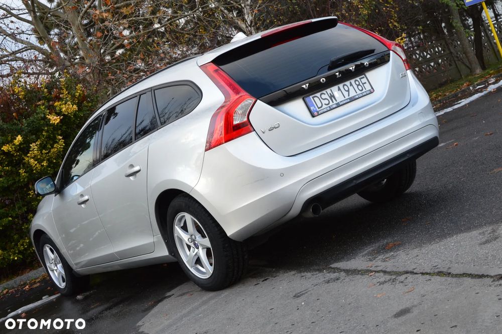 Volvo V60 D4 Geartronic Momentum - 13