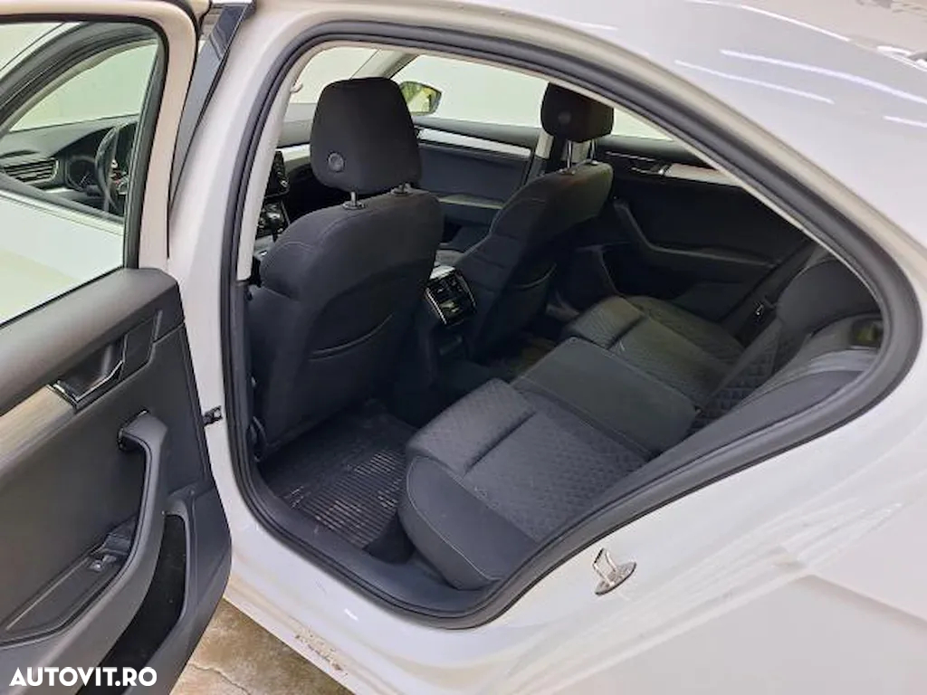 Skoda Superb 1.5 TSI DSG Ambition - 4