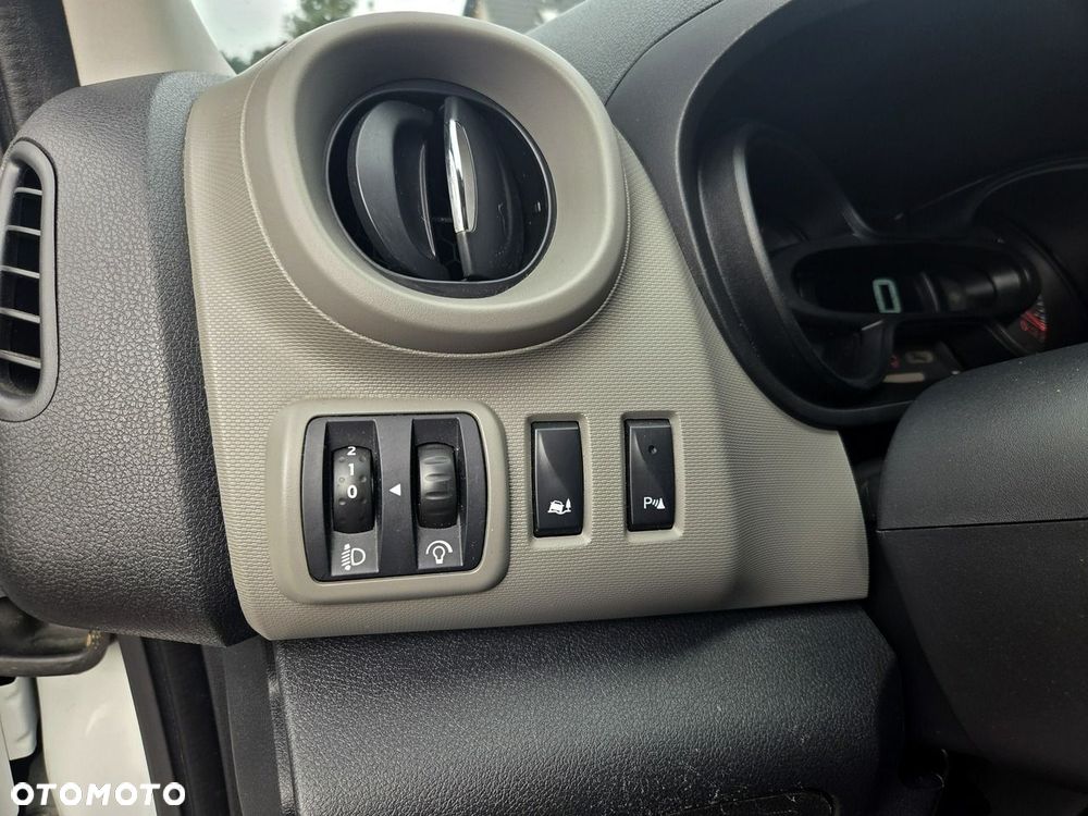 Renault Trafic - 15