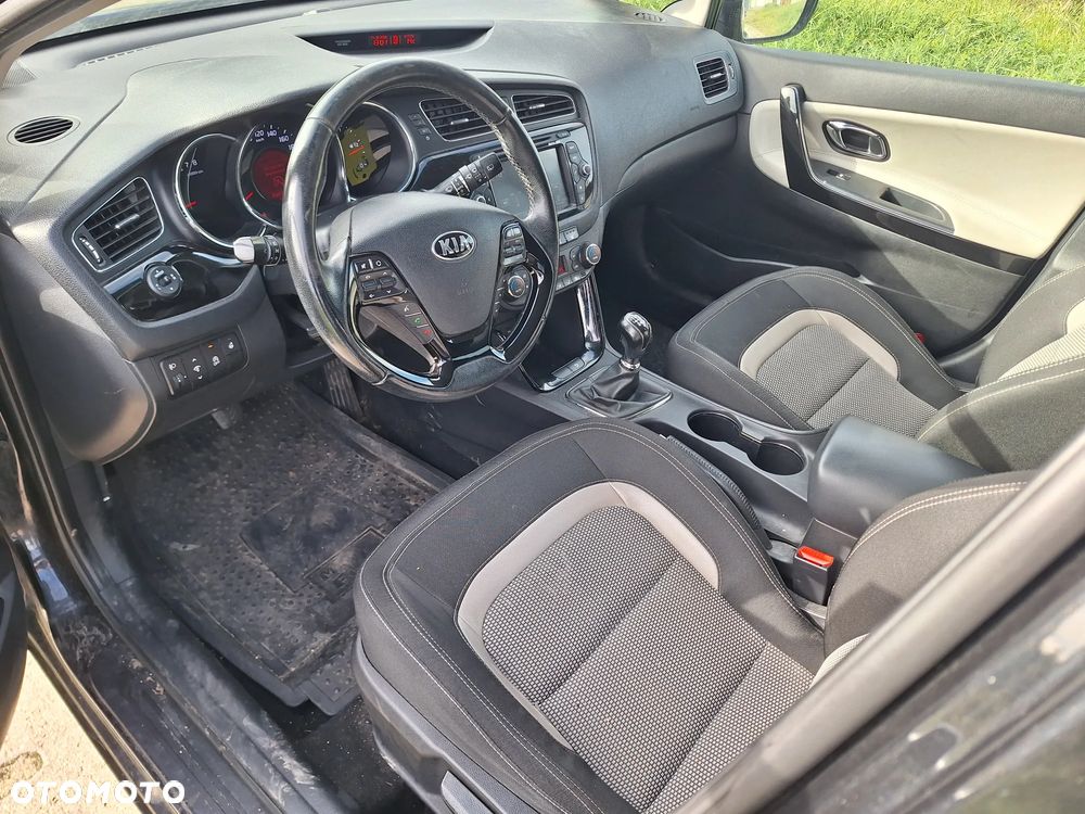 Kia Ceed - 22