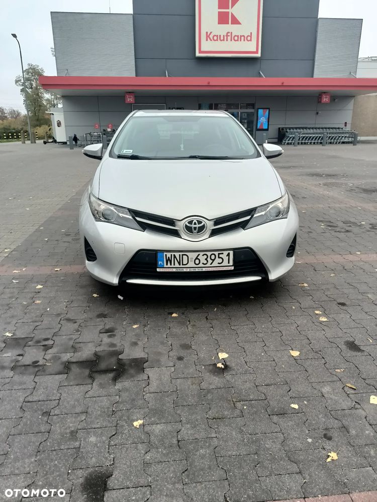 Toyota Auris 2013 photo 3