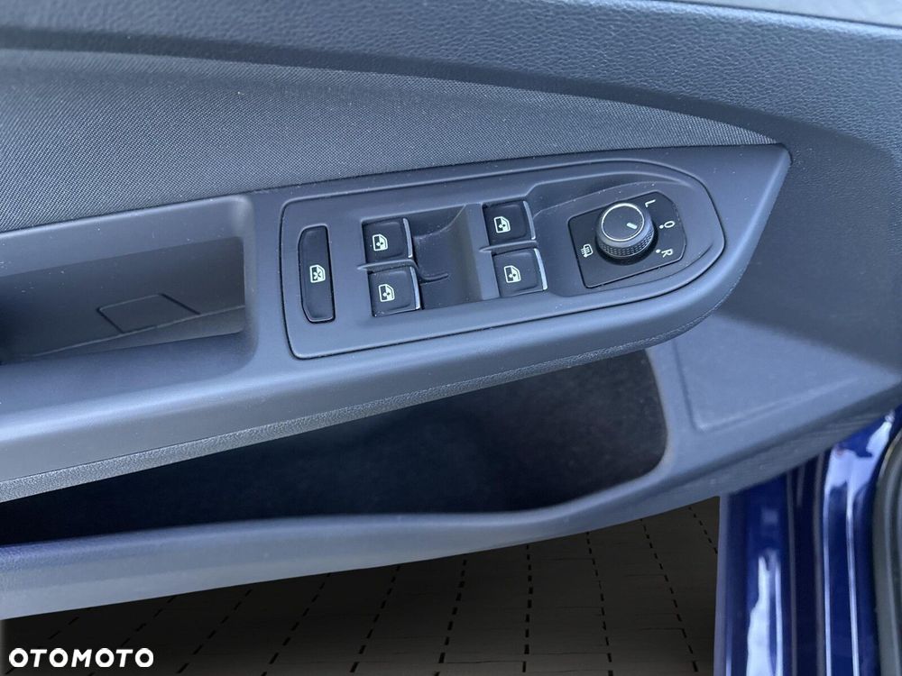 Volkswagen Golf Variant - 10