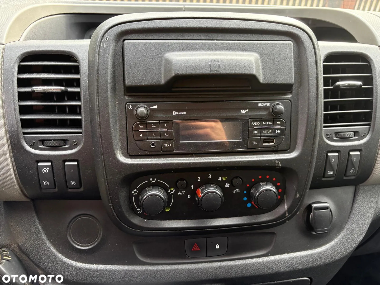 Renault Trafic - 23